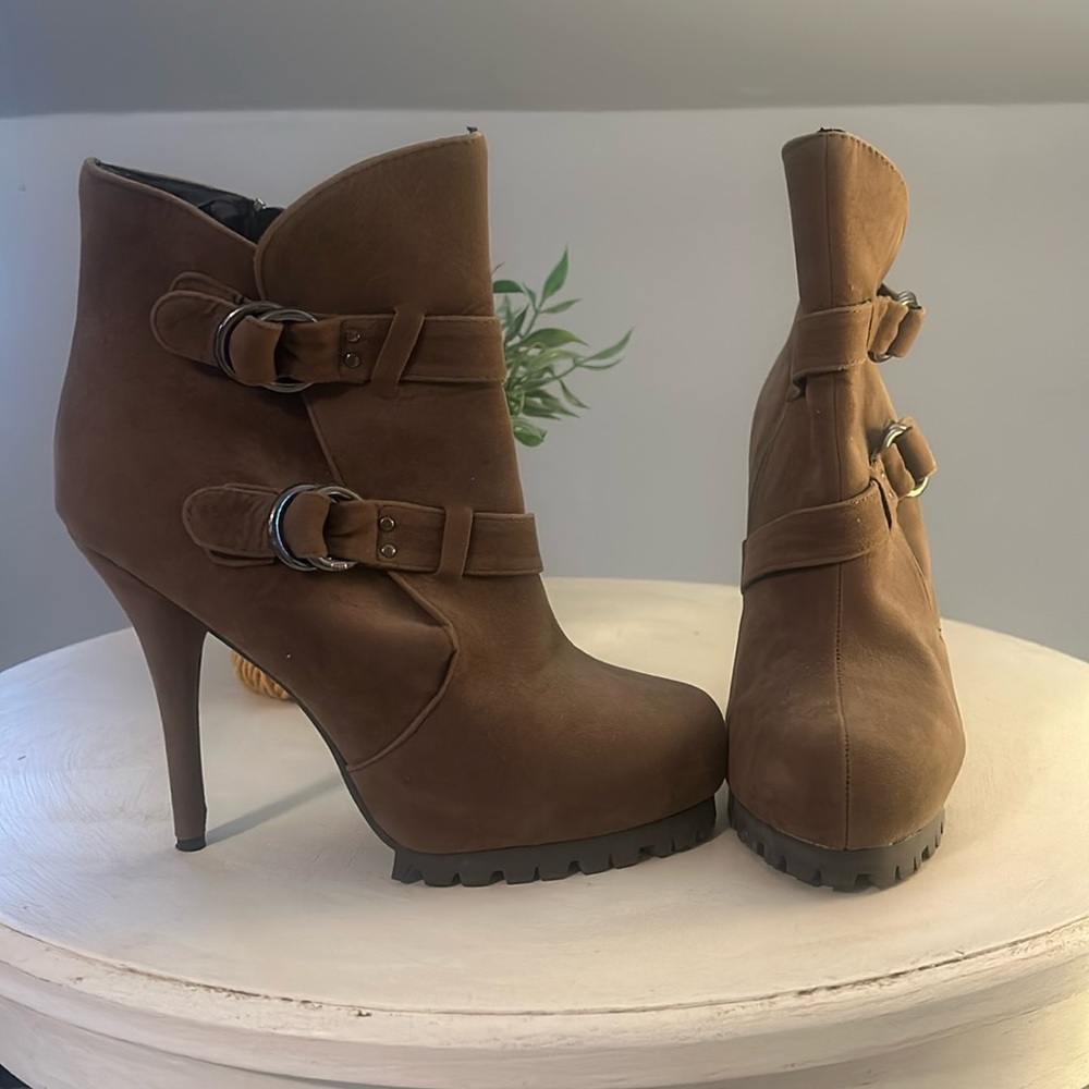 Size 8 Faux Suede Heeled Booties